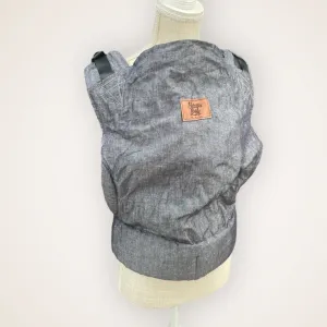 Beluga Buckle in Grey- Baby Carrier for Rent