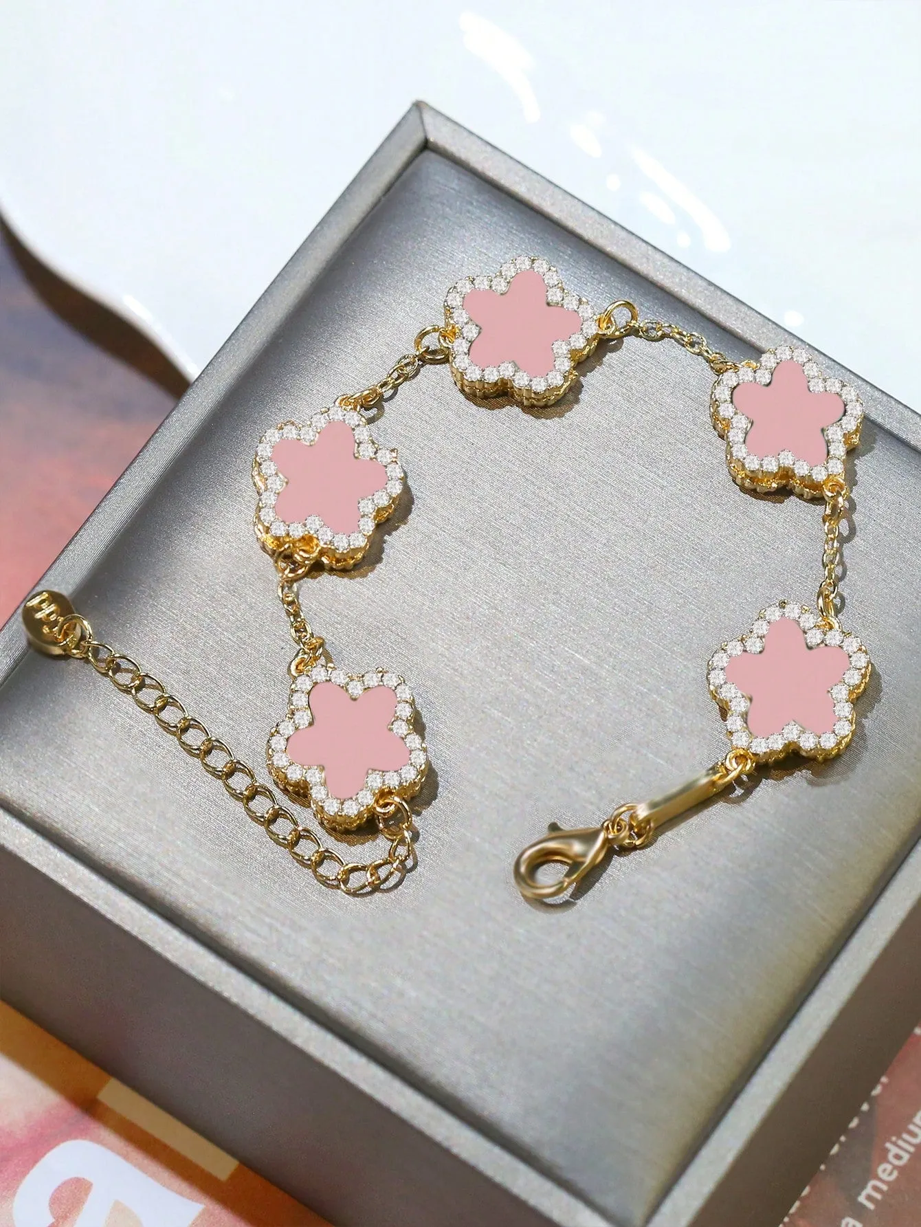 Glamorous Zinc Alloy Rhinestone Detail Flower Decor Bracelet