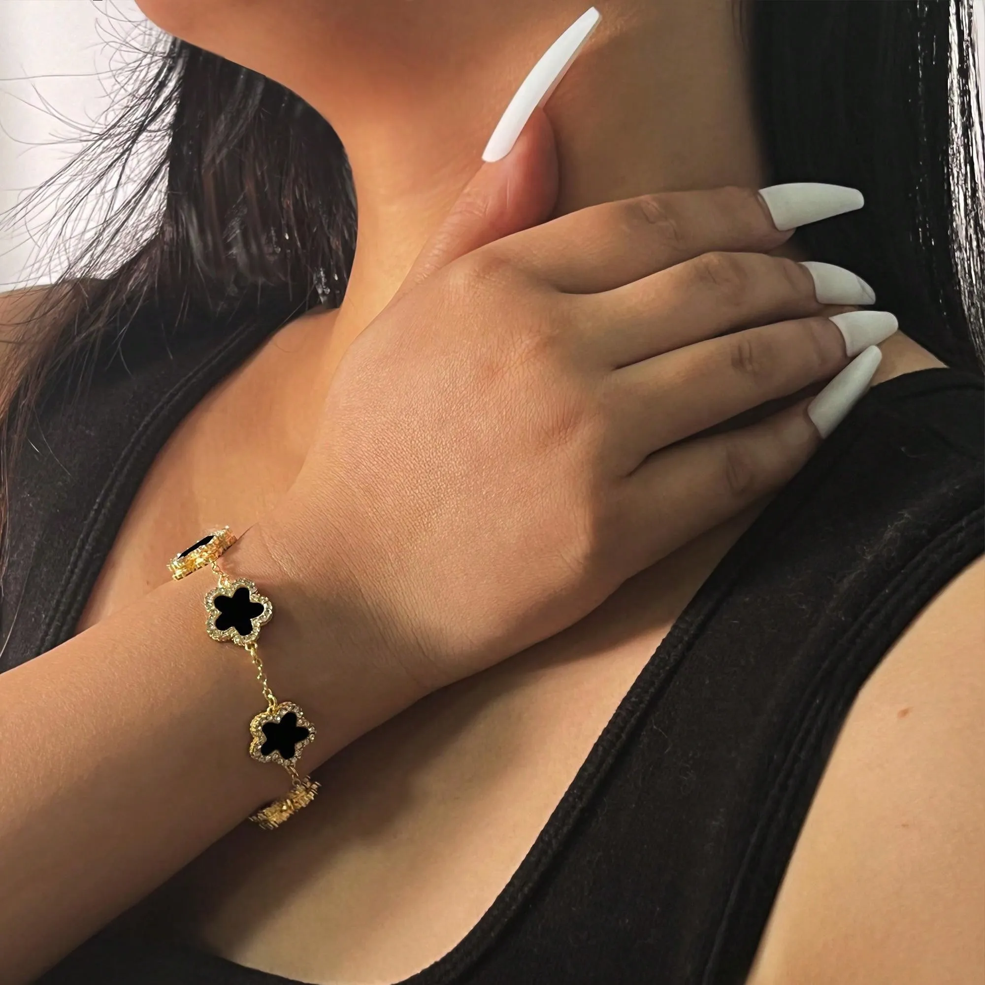 Glamorous Zinc Alloy Rhinestone Detail Flower Decor Bracelet