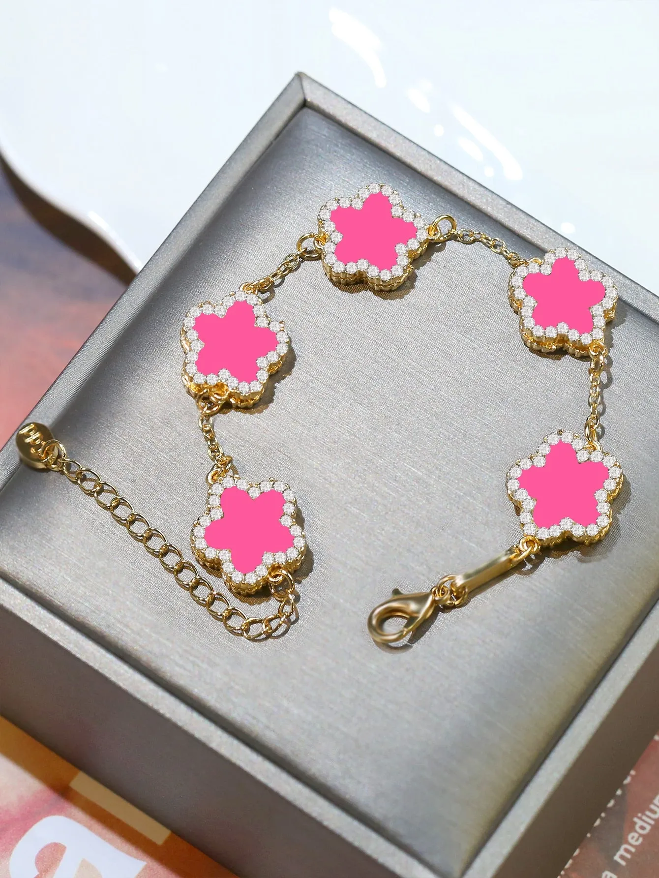 Glamorous Zinc Alloy Rhinestone Detail Flower Decor Bracelet