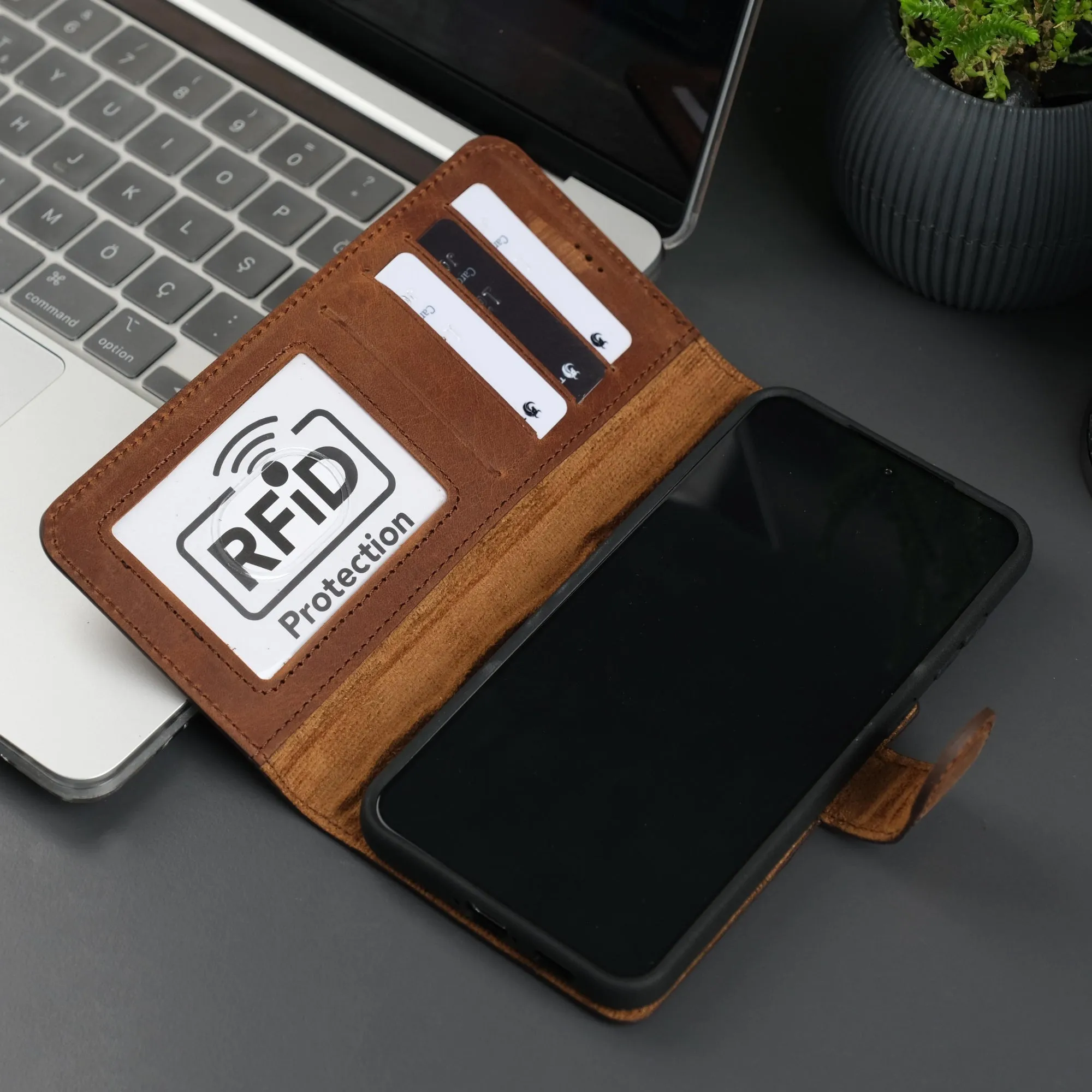 Leather Samsung Galaxy S25 Wallet Case | Buffalo
