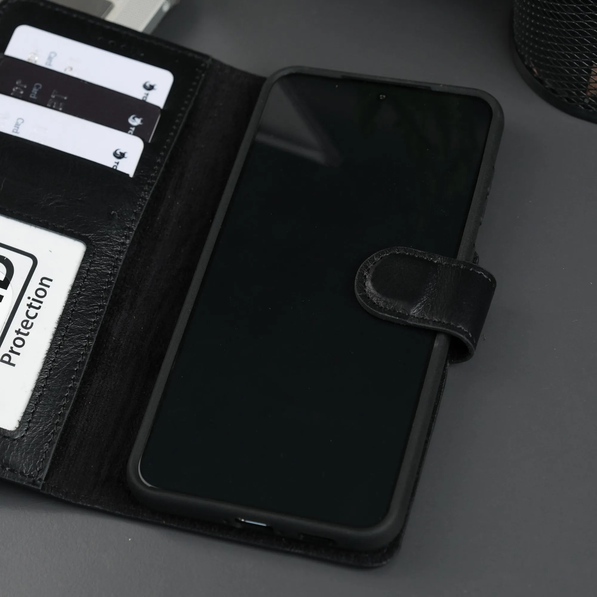 Leather Samsung Galaxy S25 Wallet Case | Buffalo