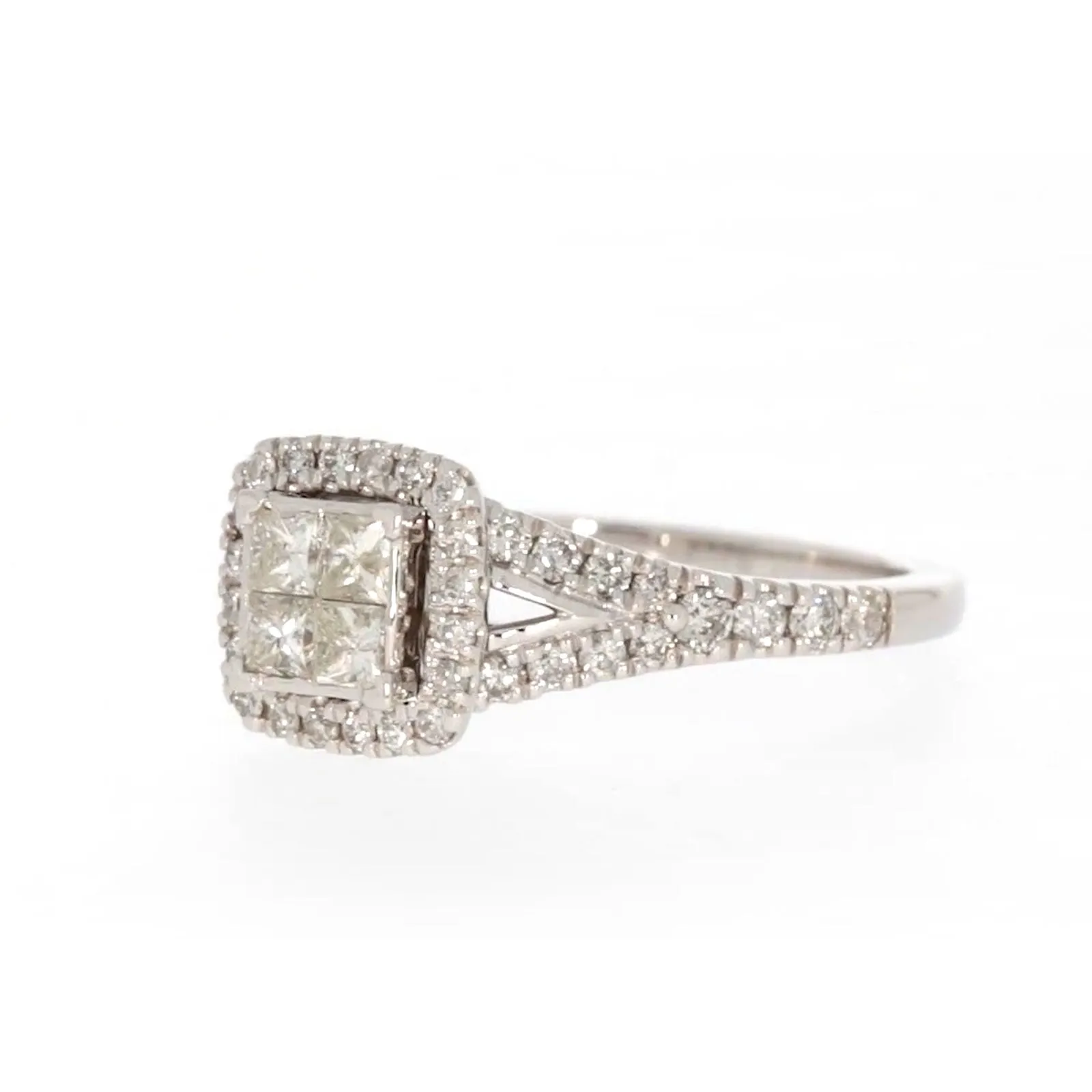 New York 14ct White Gold Princess & Round Brilliant Cut 0.85 Carat tw of Diamonds Ring