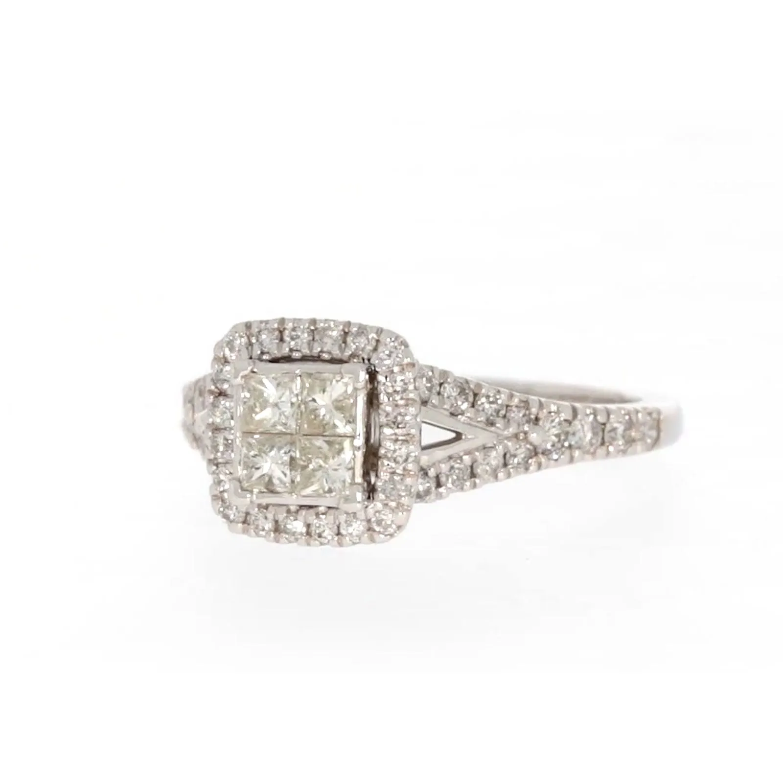 New York 14ct White Gold Princess & Round Brilliant Cut 0.85 Carat tw of Diamonds Ring