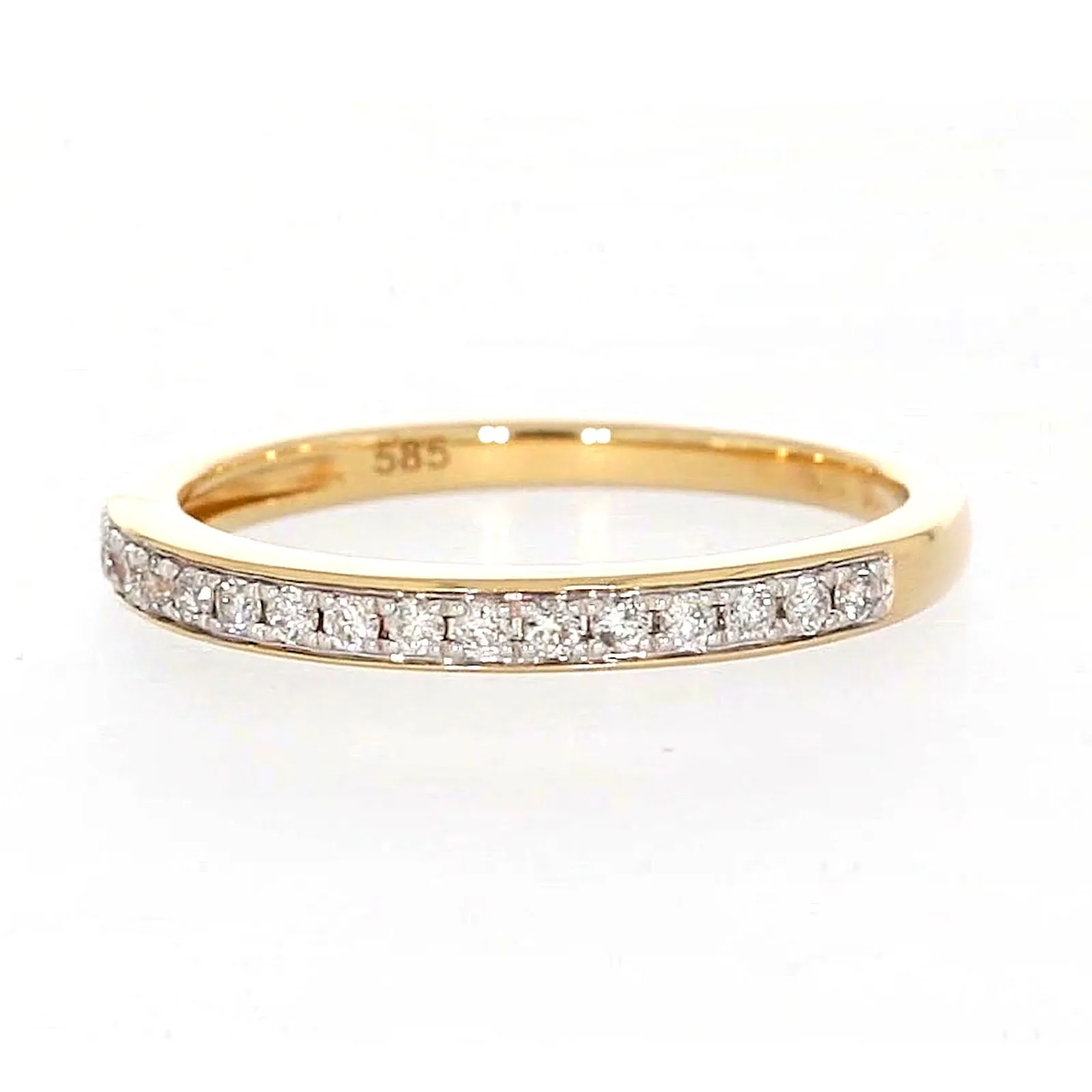 New York 14ct Yellow Gold Round Brilliant Cut 1/4 Carat tw of Diamonds Ring