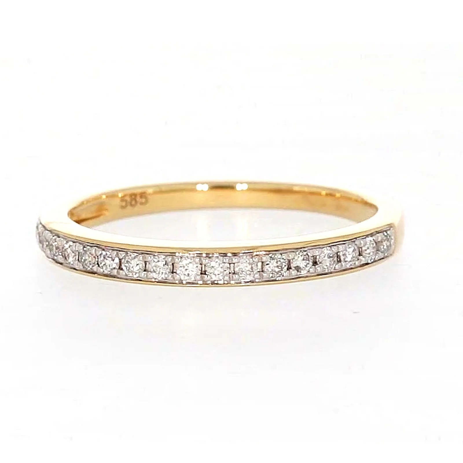New York 14ct Yellow Gold Round Brilliant Cut 1/4 Carat tw of Diamonds Ring