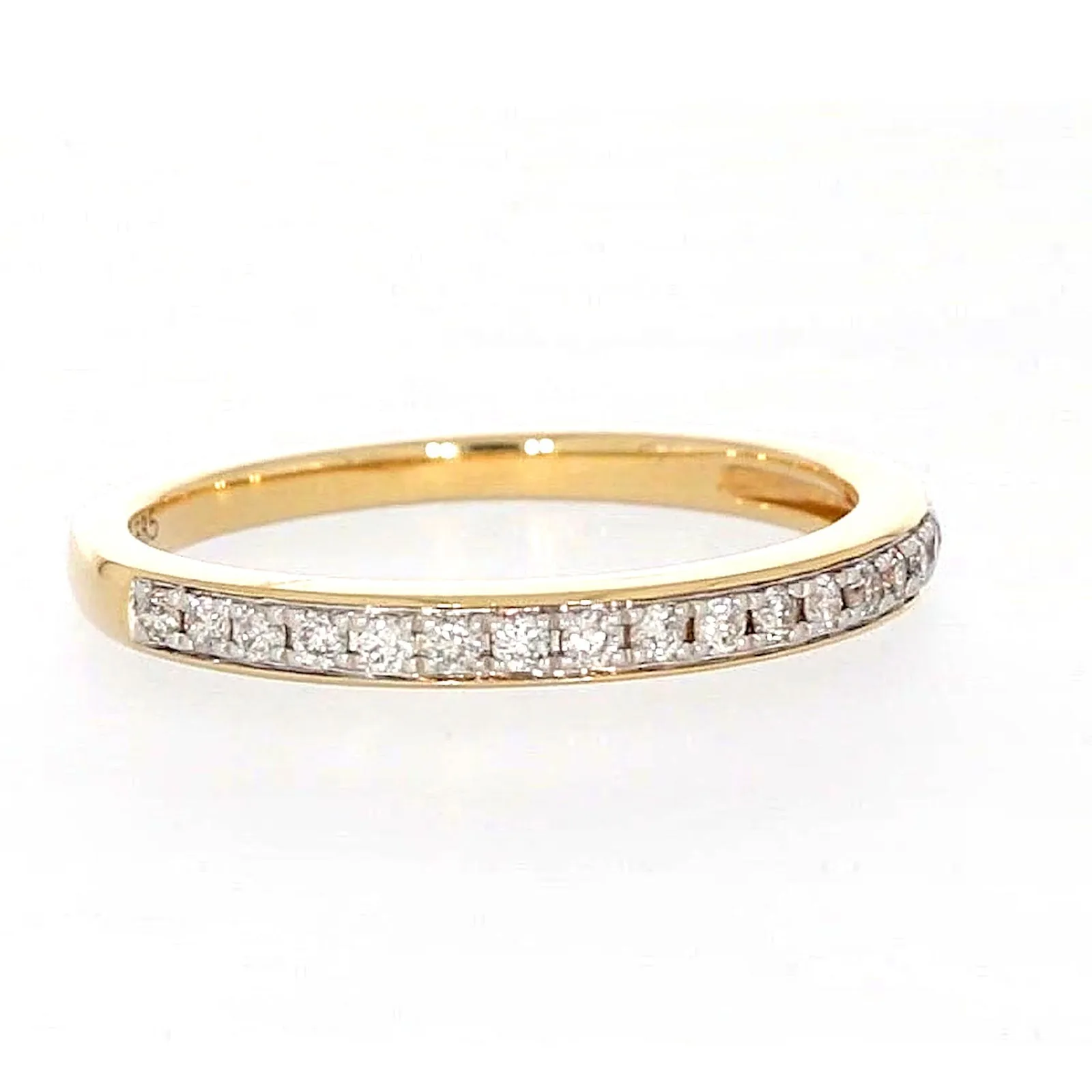 New York 14ct Yellow Gold Round Brilliant Cut 1/4 Carat tw of Diamonds Ring