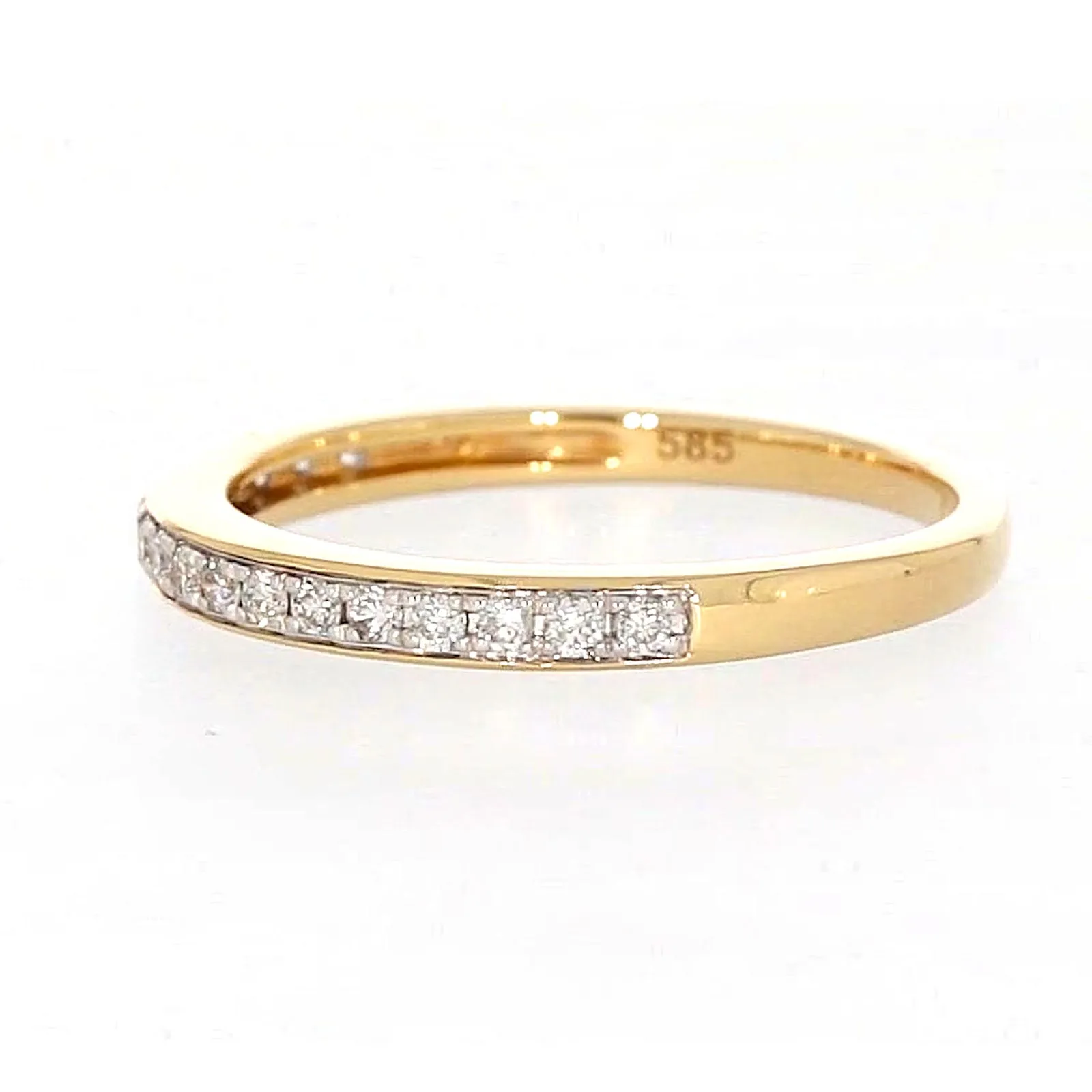 New York 14ct Yellow Gold Round Brilliant Cut 1/4 Carat tw of Diamonds Ring