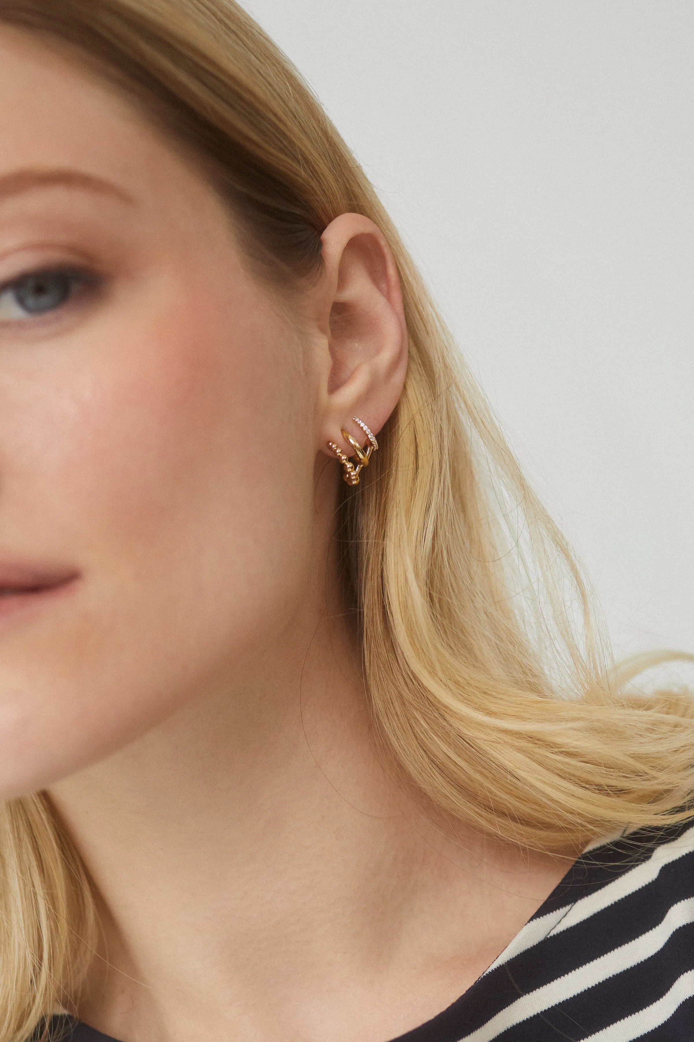 ROSALIA ILLUSION C HOOP EARRINGS