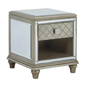 Signature Design by Ashley Chevanna End Table T942-3