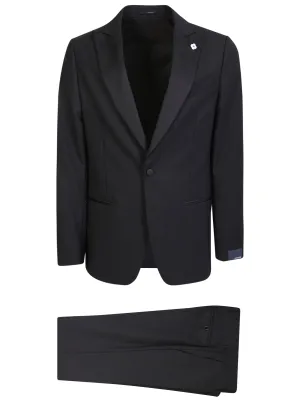 Single breasted dinner suit